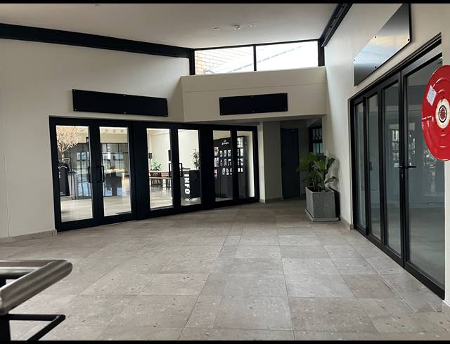 267M² OFFICE TO LET IN MEADOWDALE